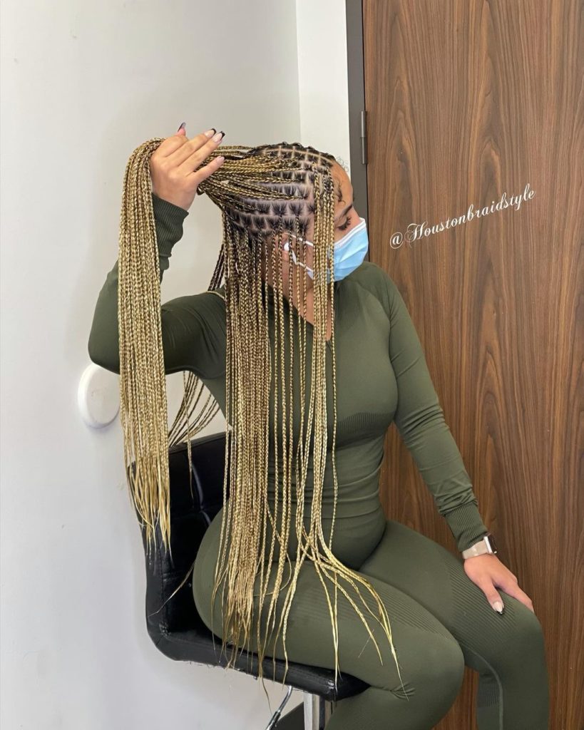 Blonde Knotless Braids