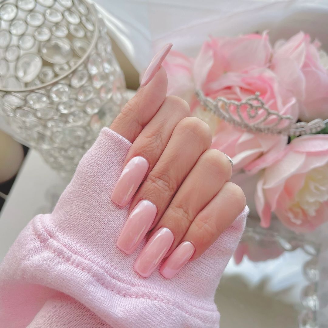 Light Pink Winter Nails