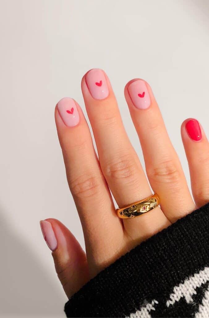 Minimal DIY Valentines Heart Nails